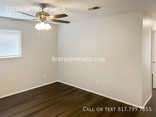 Foto del edificio - 323 Frontier Dr Unit B
