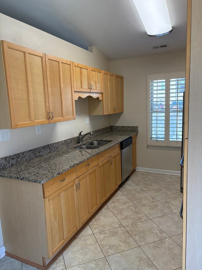 Building Photo - 3817 Clearwood Ct