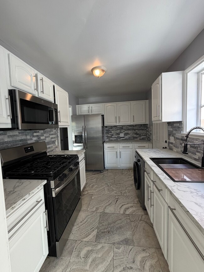 Building Photo - 2519 190th St