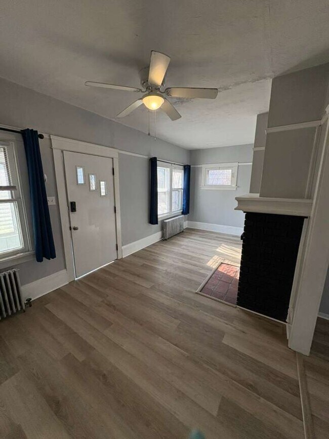 Foto del edificio - Cozy & Convenient Euclid Home Near Lake Erie