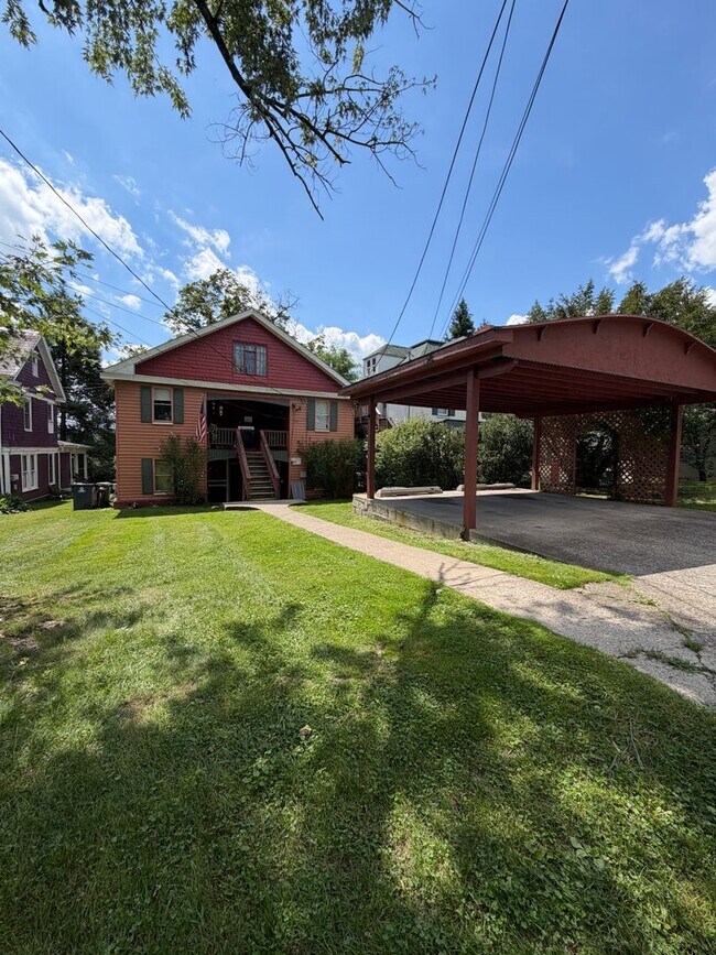 Foto del edificio - 429 Richwood Ave