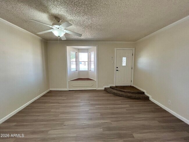 Building Photo - 711 N Oracle Cir