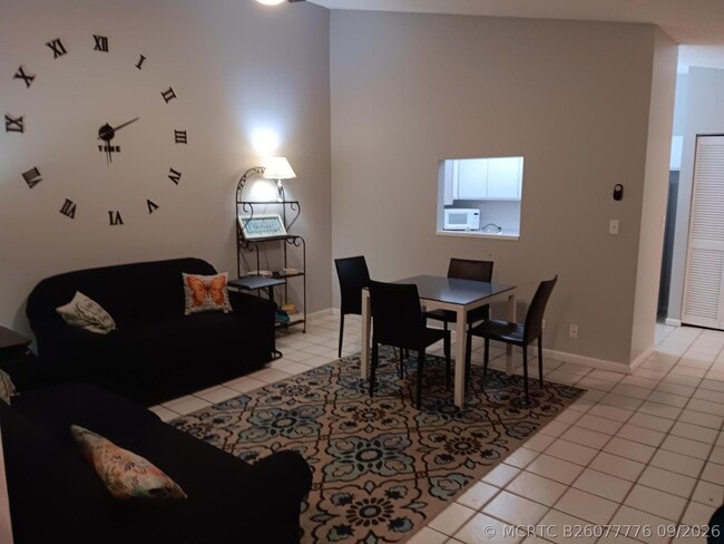 Building Photo - 1507 Hawthorne Pl