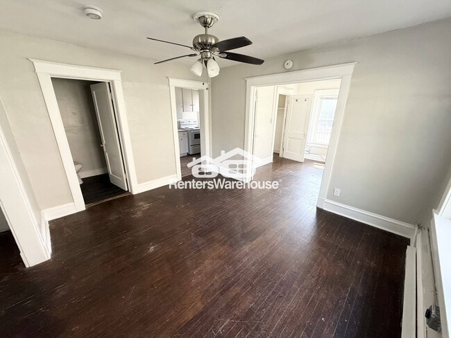 Foto del edificio - 3113 Thompson Ave