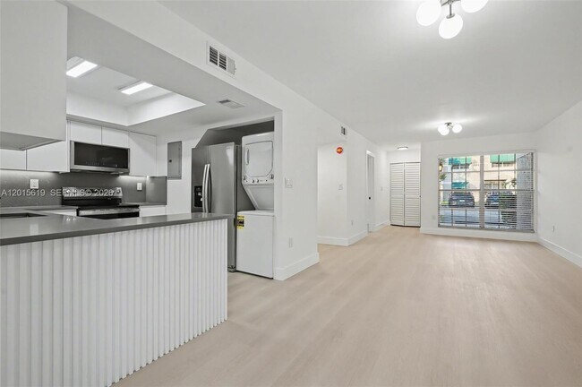 Building Photo - 12224 SW 52nd Pl