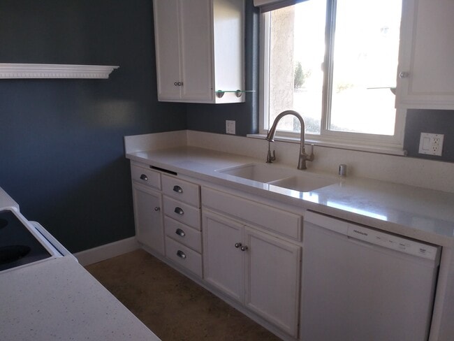 Building Photo - 1009 La Pluma Ct