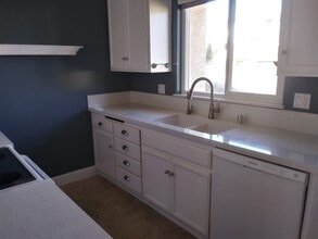 Building Photo - 1009 La Pluma Ct