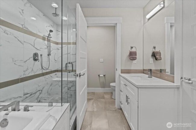 Building Photo - 3 bedroom in Seattle WA 98108