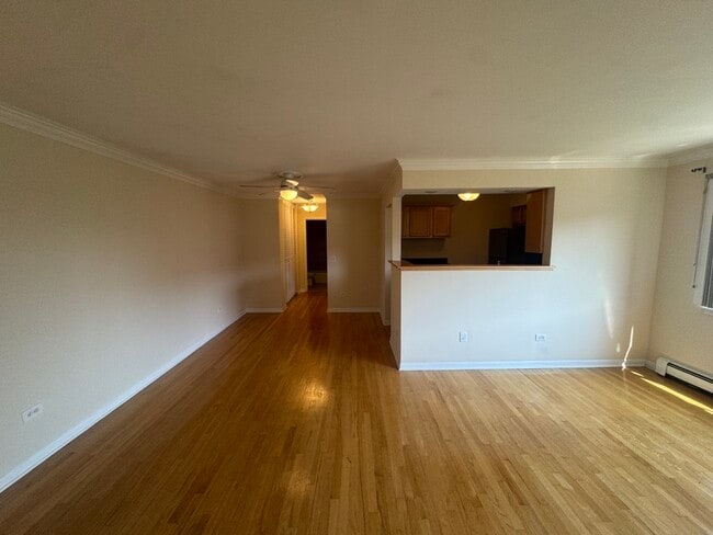 Building Photo - 205 W Miner St