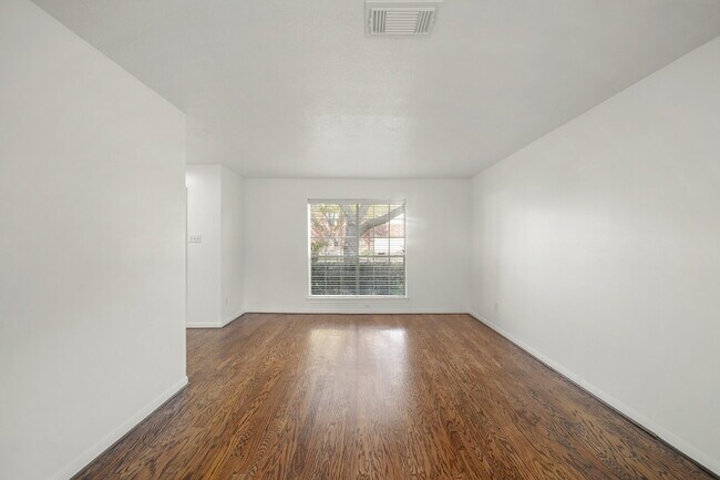 Foto del edificio - Spacious 4-bedroom in Pearland ISD!