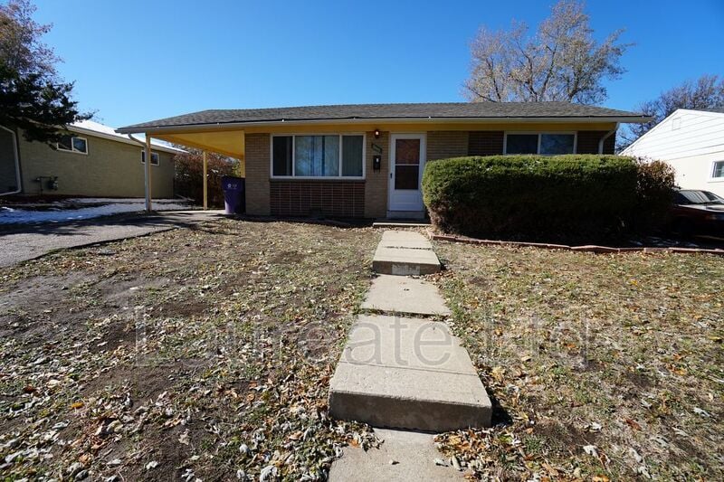 Foto principal - 2645 S Newton St