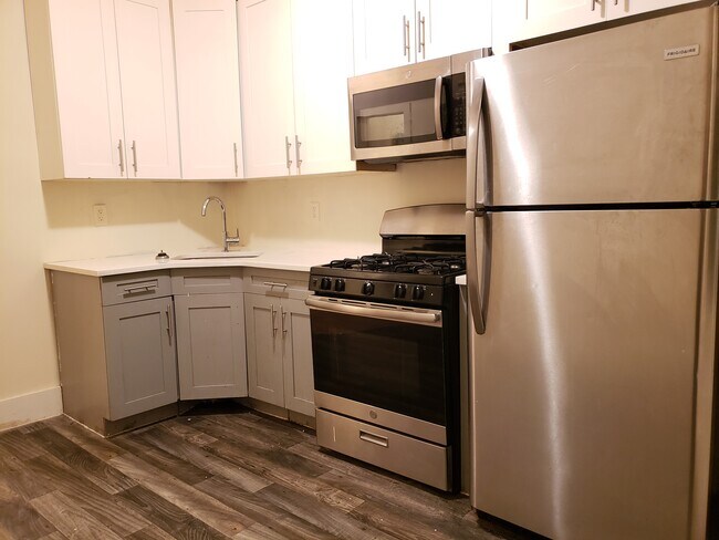 Foto del edificio - 109 Woodlawn Ave