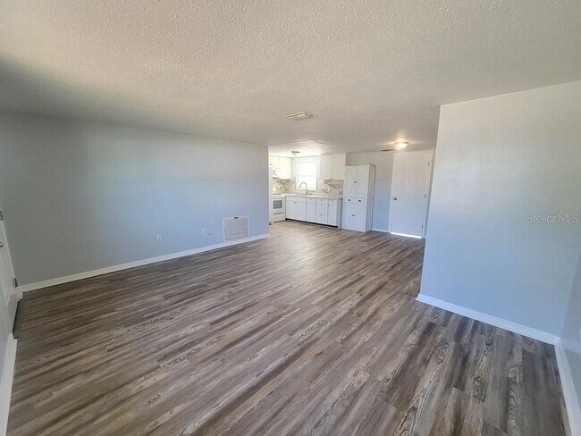 Foto del edificio - 10225 Gardenia Ln