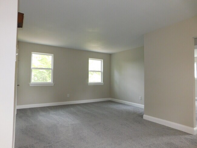 Living Room - 320 Kalmia St