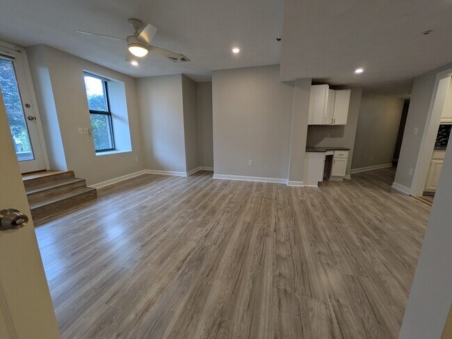 Foto del edificio - 155 Kendrick Ave