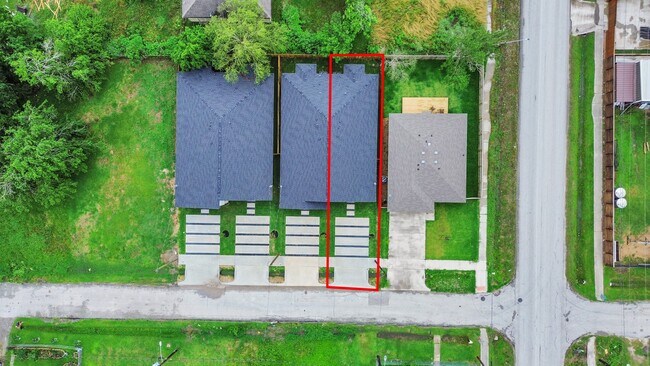 Building Photo - 9806 Nedwald St