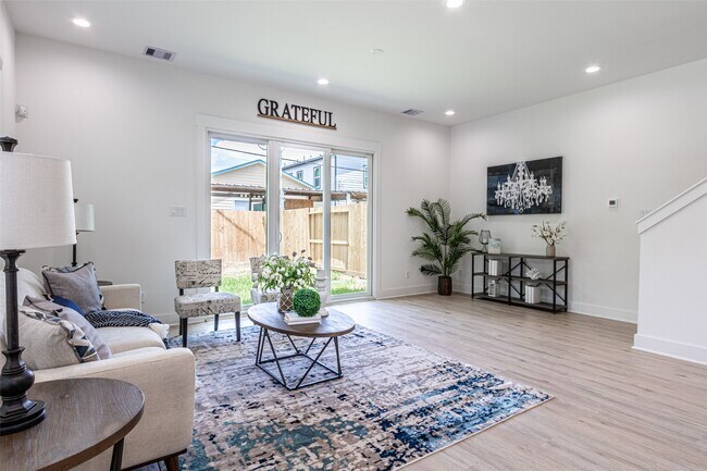 Foto del edificio - 6814 Burkett St.