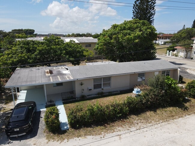 Building Photo - 1302 S Federal Hwy