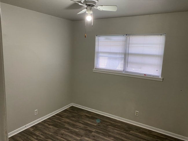 Foto del edificio - 211 N Avenue T