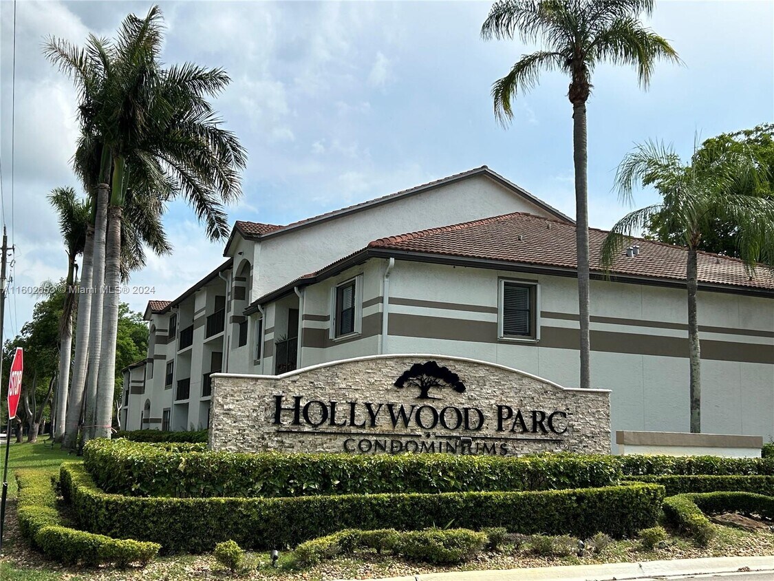 Foto principal - 530 S Park Rd