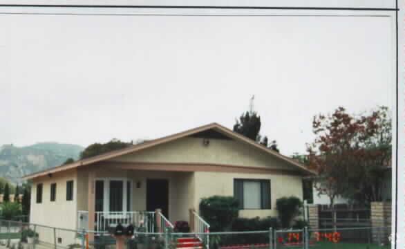 Building Photo - 322 E Ventura St