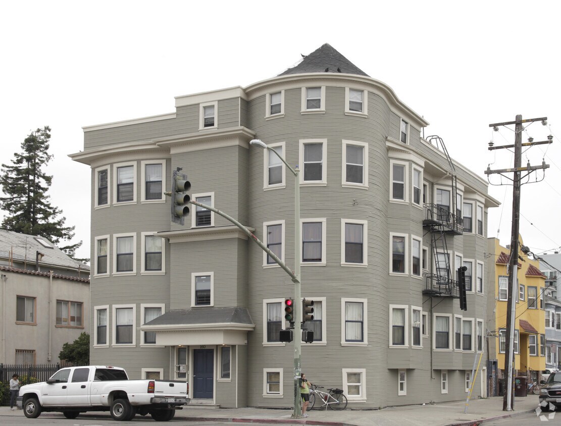 Primary Photo - 160 International Blvd