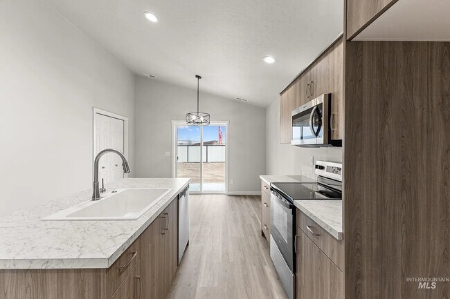 Foto del edificio - 2331 W Trout Lily St