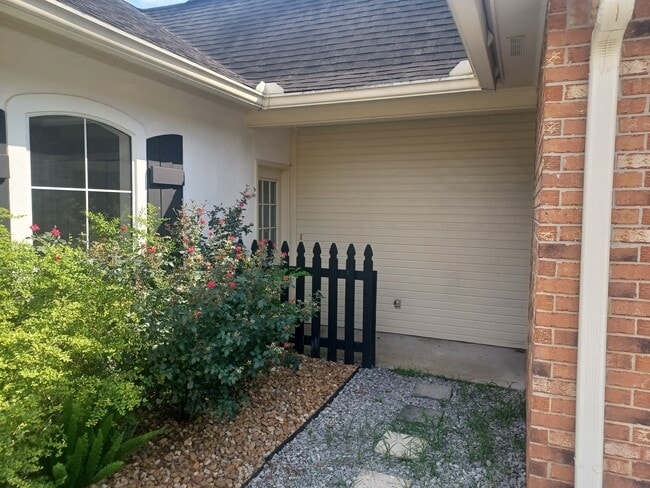 Foto del edificio - 1179 Springlake Dr