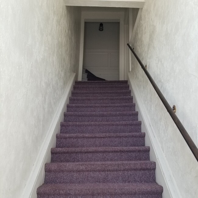 Foto del edificio - Beautiful 2 bed 1 bath apartment on Main s...