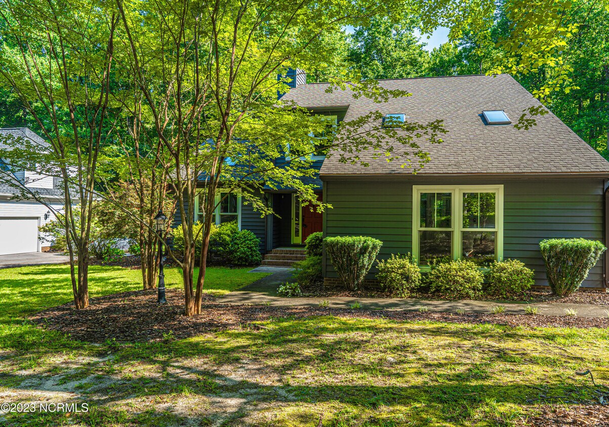 Primary Photo - 145 Sandhurst Pl