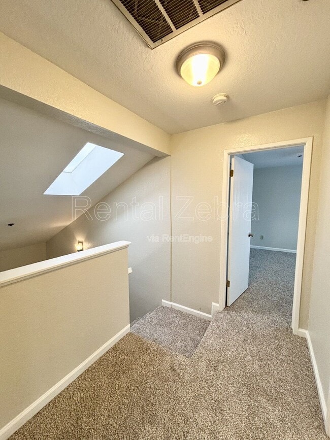 Building Photo - 1131 Colorado Ave