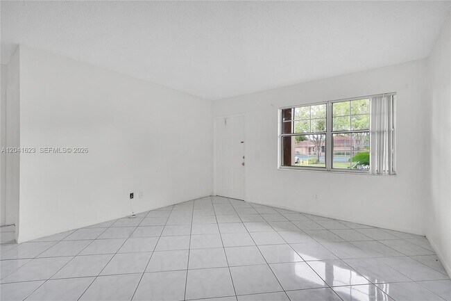 Building Photo - 755 NW 104th Ave