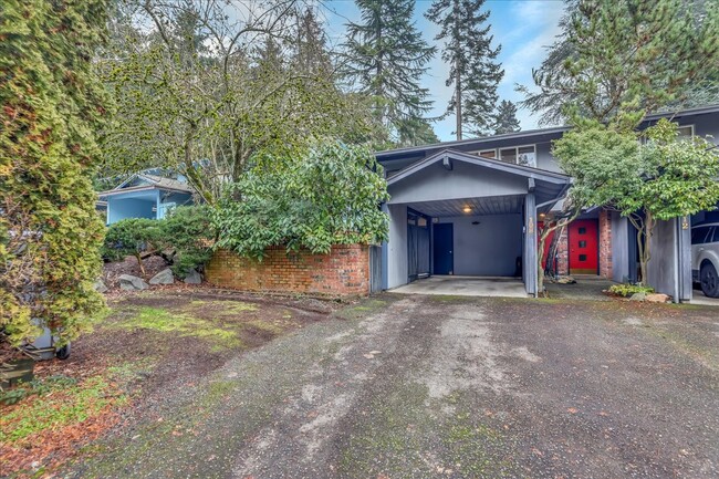 Building Photo - 108 108th Ave SE