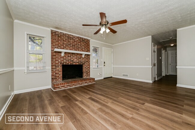 Building Photo - 413 Willow Ct SE