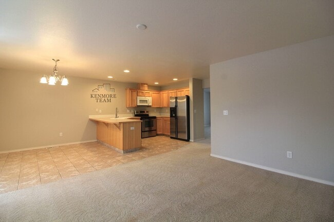 Foto del edificio - 3 Bedroom, 3.5 Bath Townhome in West Pasco