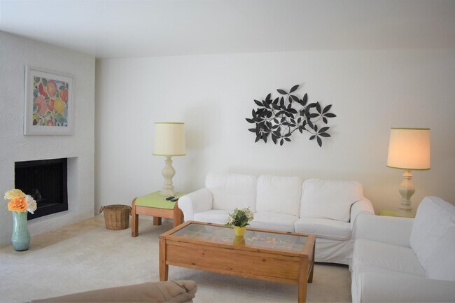 Foto del edificio - 48660 Stoney Creek Ln