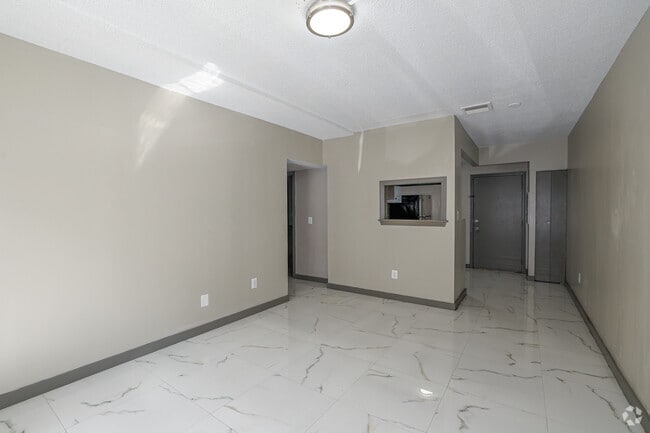 3 habitaciones, 1 baño - Sala de estar - 76 Webster