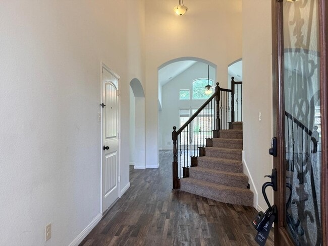 Building Photo - 160 Stevenson Dr