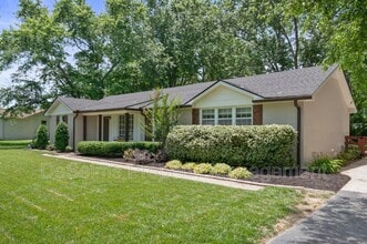 Building Photo - 819 Chrisman Dr