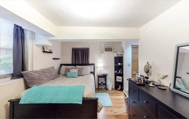 Building Photo - 53 Grove St