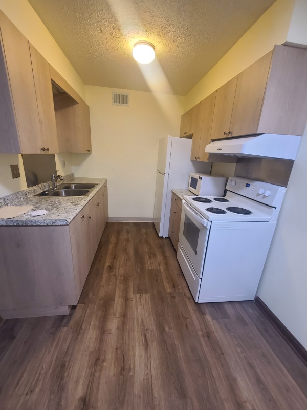 1714 Autumn Dr Unit Apt 7, Boonville, IN 47601 Room for Rent in