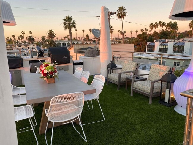 Building Photo - 336 Gravilla St