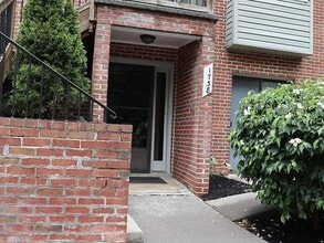 Building Photo - 1738 Donlee Dr