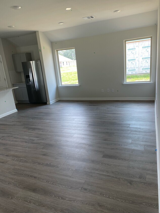 Building Photo - 13344 Fowler Dr