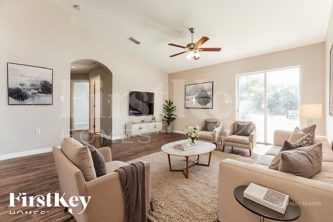 Foto del edificio - 2637 Lacroix Ave