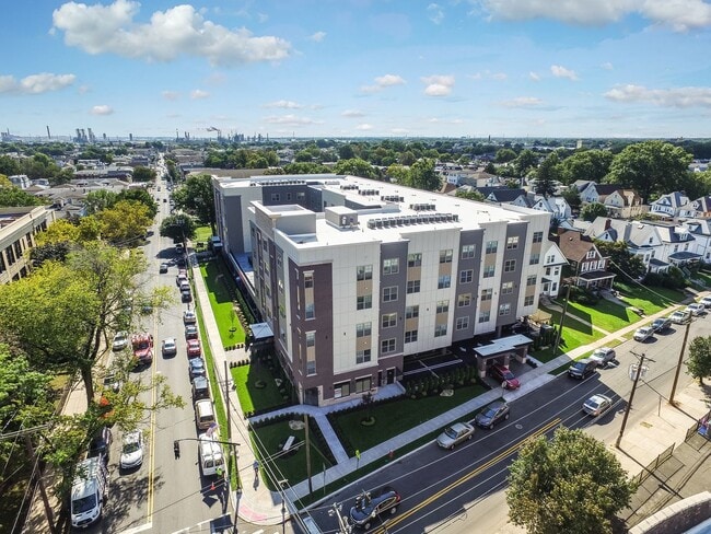 Interior Photo - Luxury Rental With Private Parking