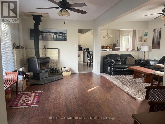 Photo du bâtiment - 271 George Dr