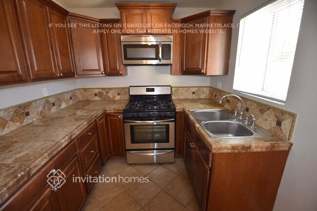 Foto del edificio - 11114 Blue Jay Dr