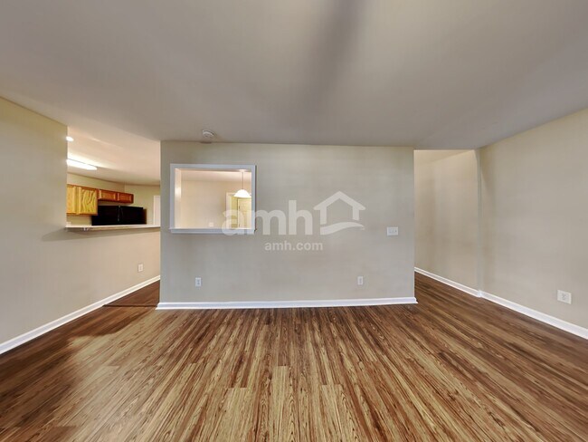 Foto del edificio - 1528 Pebble Ridge Dr