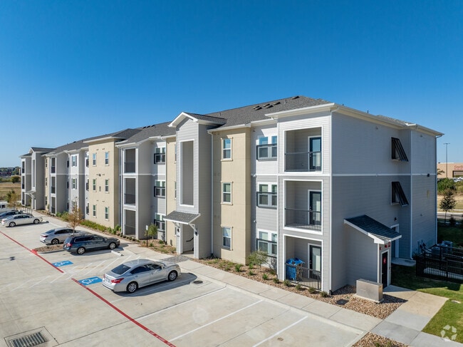 Building Photo - Avenue Heights